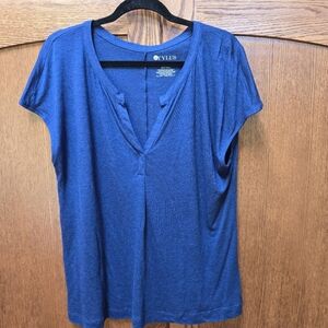 Stylus short-sleeve v-neck flowy t-shirt